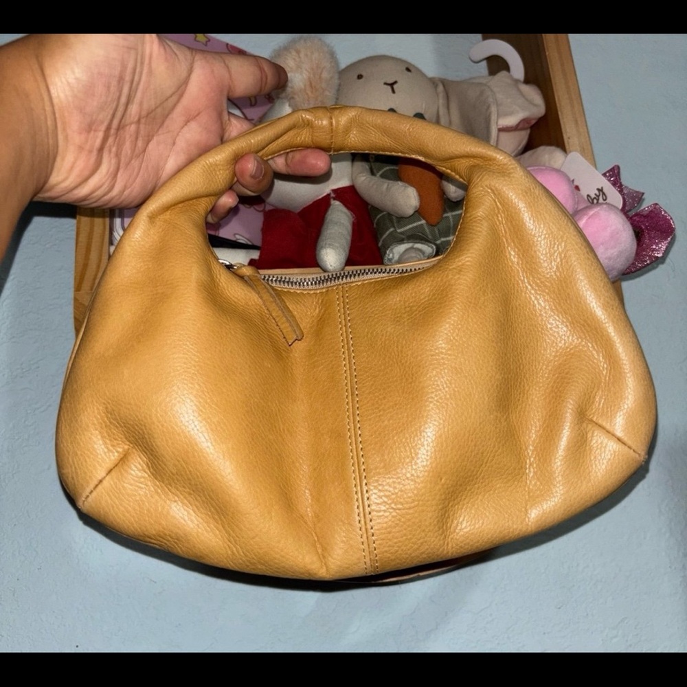 Elegant Tan Hobo Bag